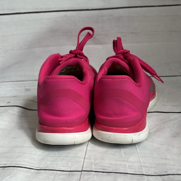 Women’s Nike Classic Free RN Training Running Shoes Size 7.5  Pink/Silve… - Picture 3 of 11